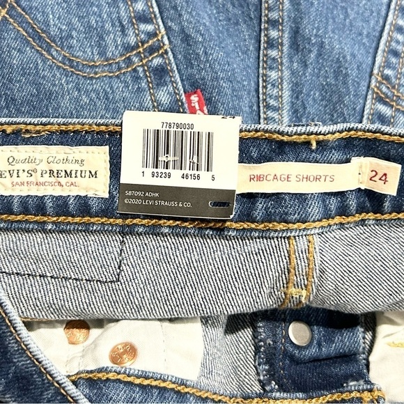 NWT‎ Levi’s Premium Ribcage Cutoff Jean Shorts Medium Blue 24 - Picture 7 of 9